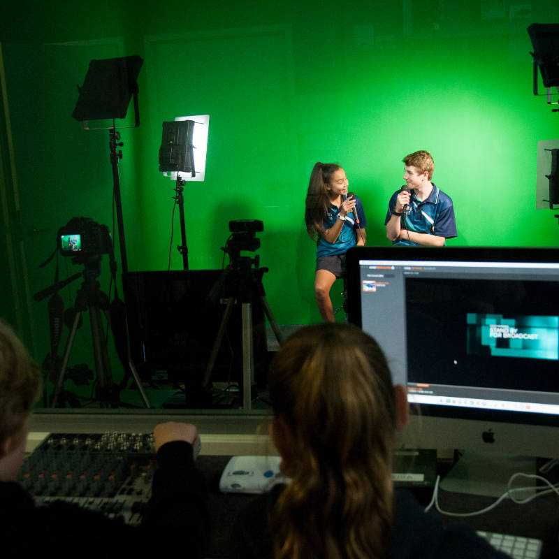 media-studies-tv-studio-woodlands-primary-school